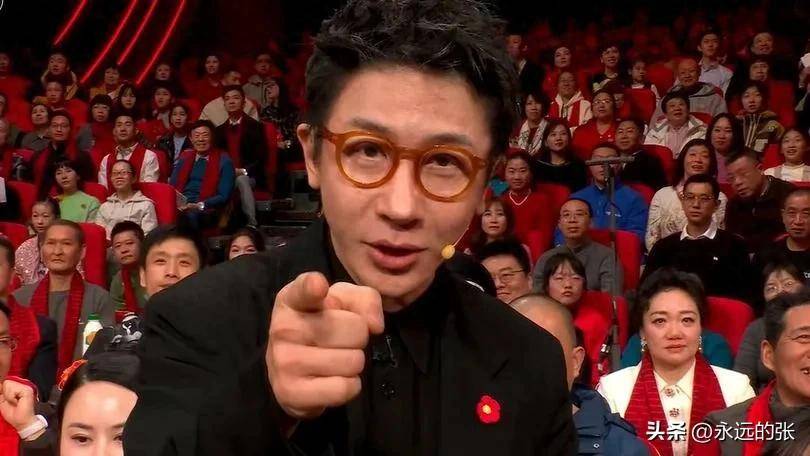 的魔术《画蛇添福》从以下几方面来看待瓦力游戏对于刘谦在2025年春晚表演(图3)