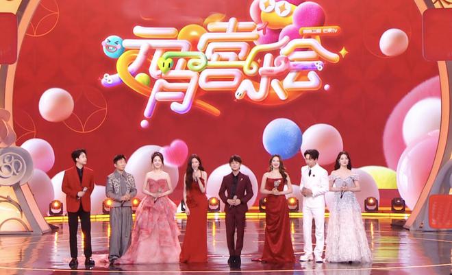 ：何炅撑门面刘烨咖位飞升杨迪被重用瓦力棋牌游戏元宵晚会折射主持新格局